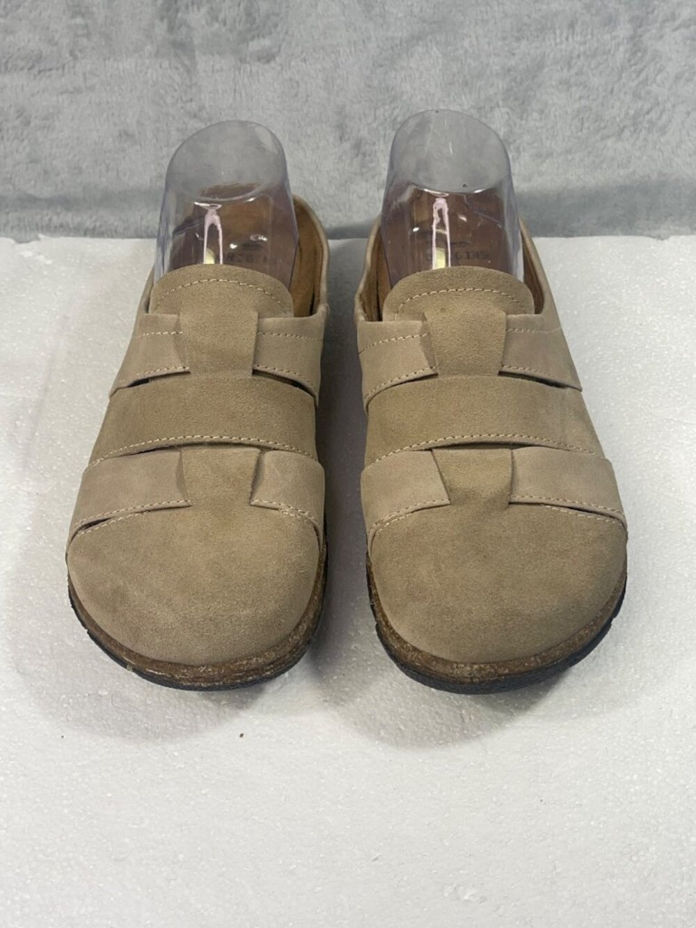 Earth Origins Womens Size 10 M Beige Suede Slip-On Shoes Comfortable Casual Styl